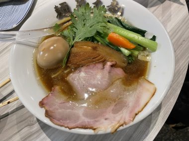 ビションフリーゼ　おもち  バイトラーメンとおじ飲み IMG_6323-380x285