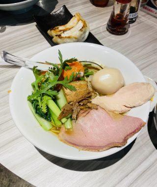 ビションフリーゼ　おもち 自分の事ですが  奥歯が割れちゃった（私です） IMG_3408-320x380